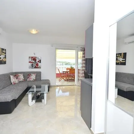 Apartment Sanja *